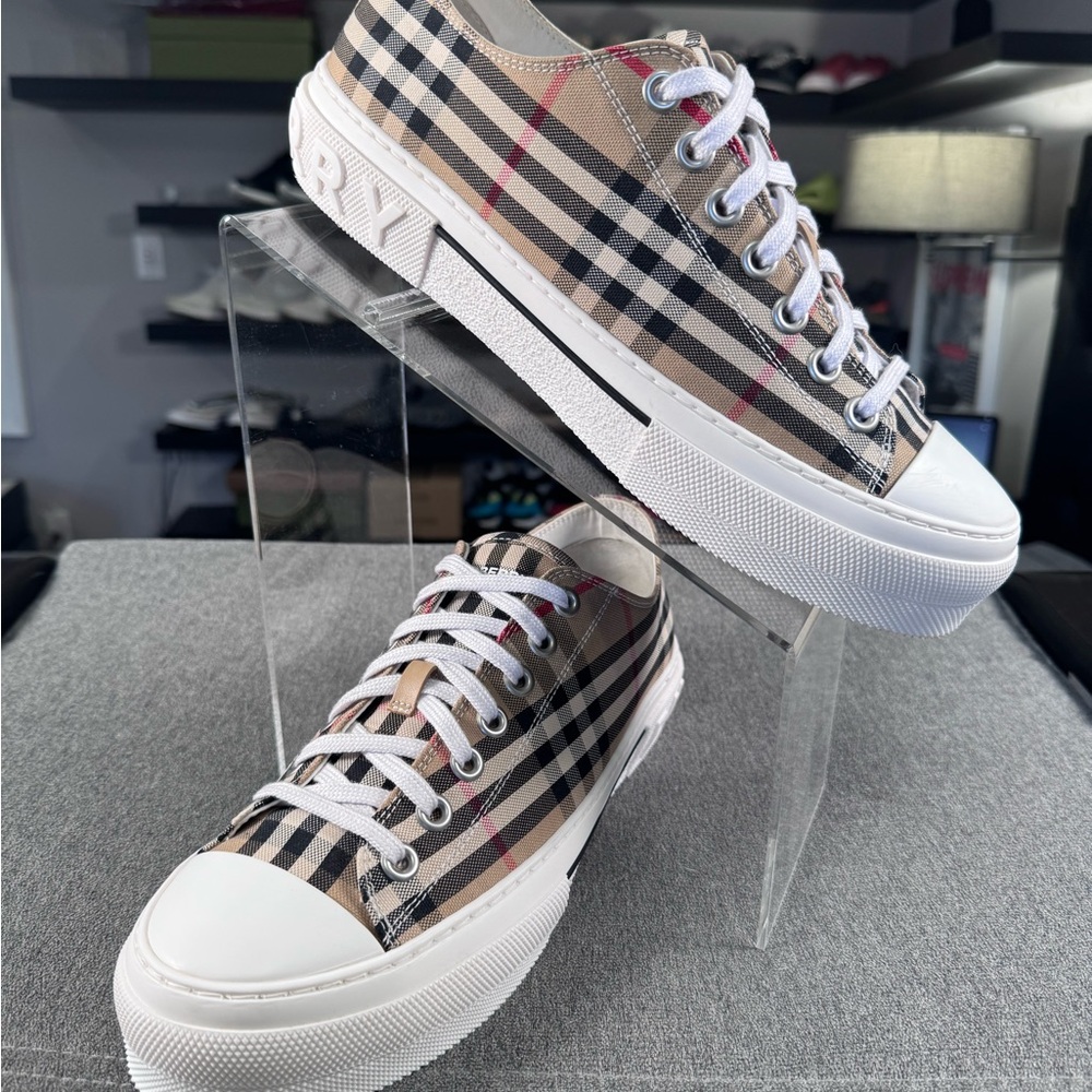 🛑SOLD🛑☑️BURBERRY CHECK SNEAKER☑️